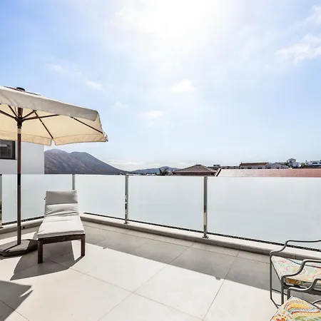 La Tabaiba- Bright Open Spaces, Private & Heated Pool Dom wakacyjny La Oliva