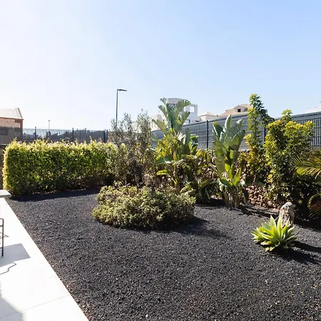 La Tabaiba- Bright Open Spaces, Private & Heated Pool Hébergement de vacances *