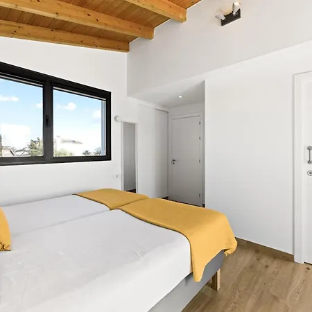 La Tabaiba- Bright Open Spaces, Private & Heated Pool * La Oliva