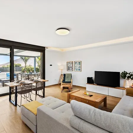 La Tabaiba- Bright Open Spaces, Private & Heated Pool Hébergement de vacances La Oliva