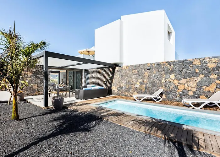 La Tabaiba- Bright Open Spaces, Private & Heated Pool Nyaraló *